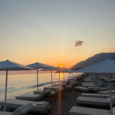 Black Diamond Hotel Dhërmi