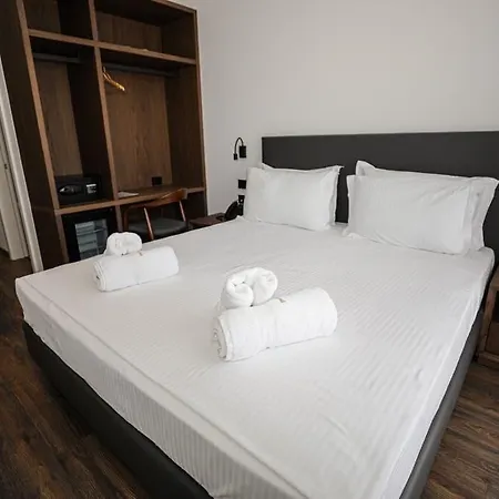 Black Diamond Hotel Dhërmi